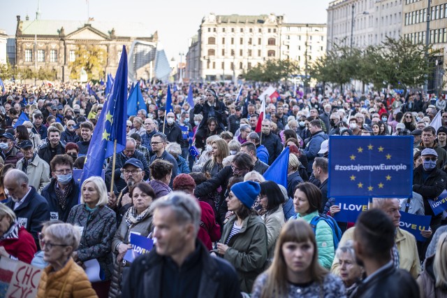 Takie demonstracje jak w Poznaniu, odbywają się w całym kraju. Na wieczór zapowiedziano protest w Warszawie.