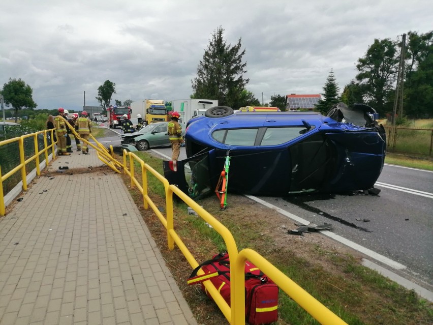 Wypadek pod Bydgoszczą. Zderzyły się trzy samochody osobowe [zdjęcia]