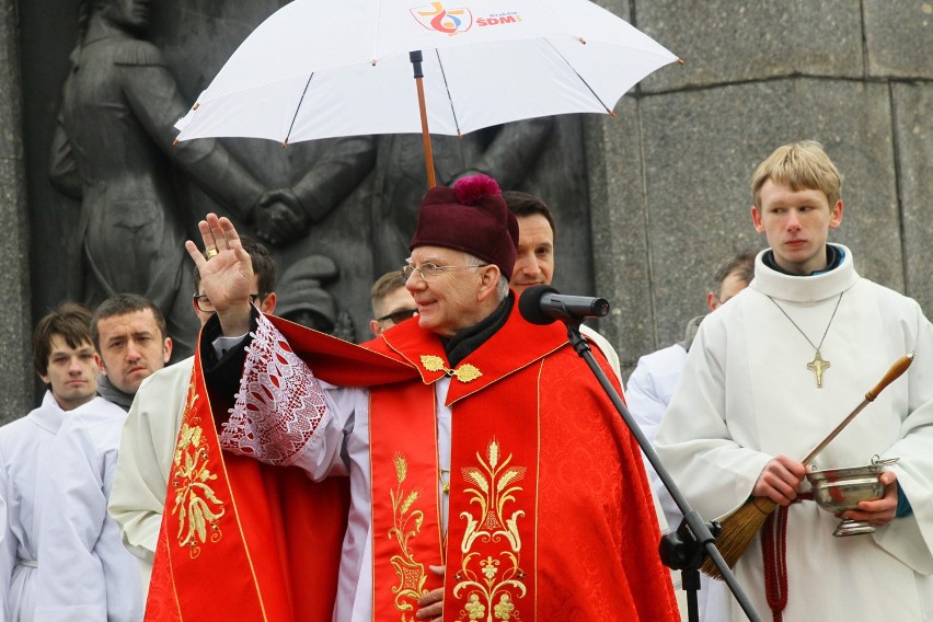 Jesteśmy poddawani ogromnej presji, której celem jest...