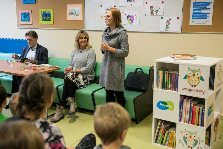 Biblioteka pełna bajek dla małych pacjentów