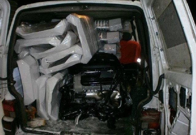 Ukrainiec deklarował przewóz jedynie kaloryferów. Jednak w samochodzie znajdował się również kradziony silnik BMW.