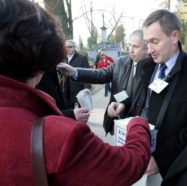 Doktor Świercz podczas kwesty