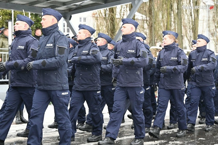 Wśród nowo przyjętych policjantów jest 28 kobiet. Niebawem...