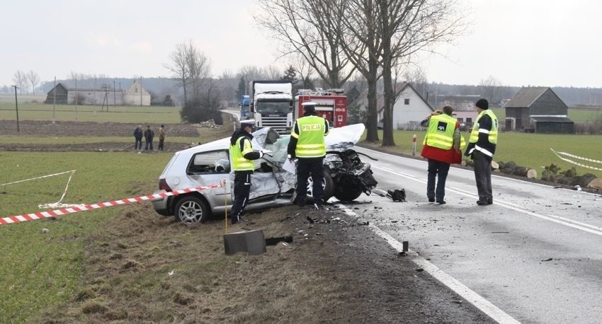 Kierująca osobowym volkswagenem golfem 24-letnia mieszkanka...