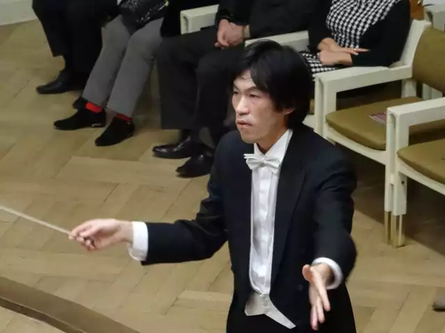Sinfoniettą Polonią zadyryguje jej twórca Chaung Chau