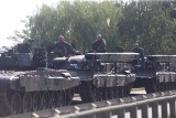 Defilada wojskowa w Katowicach. Czołgi, transportery opancerzone i pojazdy wojskowe na ulicach