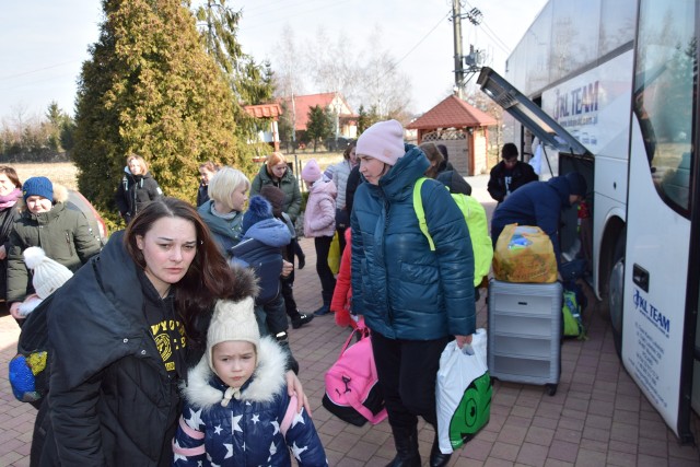 W Pensjonacie Wojtasówka w gminie Obrazów w powiecie sandomierskim mieszka 50 uchodźców, z czego większość to dzieci i młodzież. Gdzie będą mieszkać po 18 marca? Nie wiadomo.