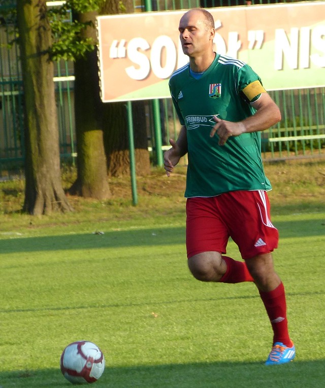 Artur Lebioda, choć strzelił kolejne gole dla Sokoła Nisko, musiał wraz ze swoimi kolegami z zespołu pogodzić się z porażką ze Strumykiem Malawa.