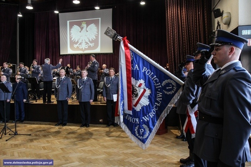 Ślubowanie nowo przyjętych policjantów we Wrocławiu [ZOBACZ]