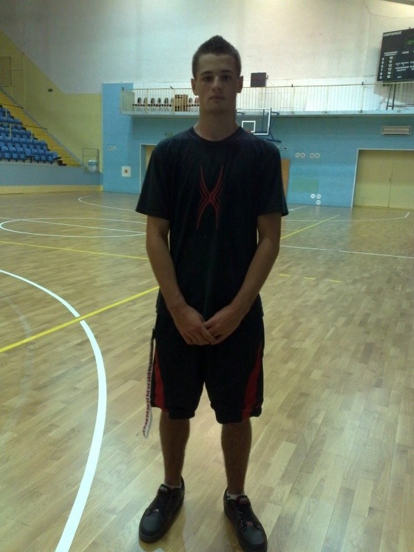 18-letni Shawn Hill trenuje z UMKS Kielce.
