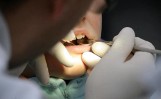 Pacjent na fotelu u dentysty połknął pilnik. Trafił do szpitala, a prokurator rejonowy skierował do sądu akt oskarżenia przeciwko lekarzowi