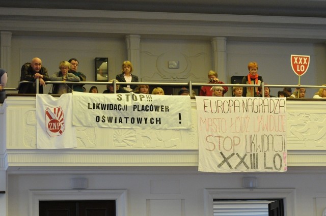 Radni uchylili uchwały dotyczące likwidacji XXX i XXXV LO w Łodzi