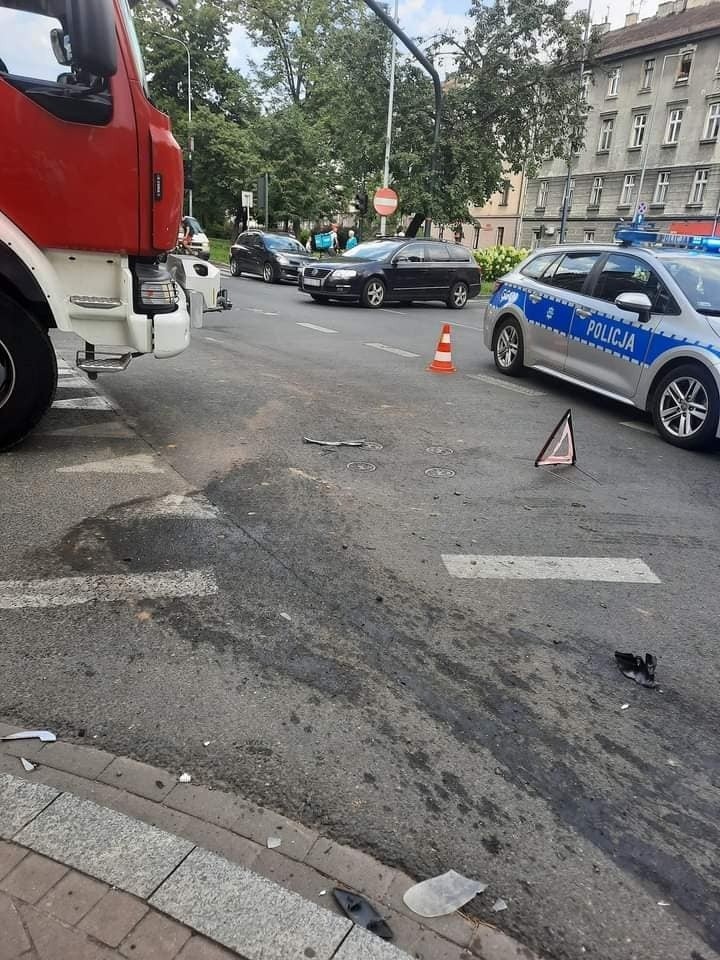 Kraków. Poważny wypadek na Alejach Trzech Wieszczów