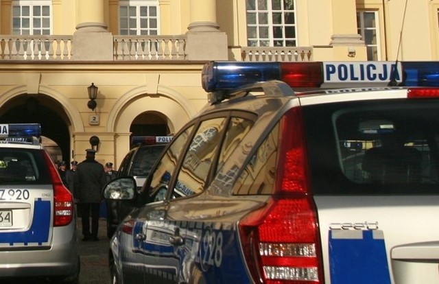 Zamach na komendę policji w Warszawie. Trzech mężczyzn zatrzymanych