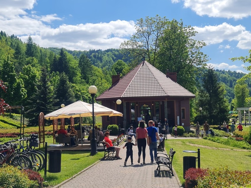 Tłumy turystów odwiedzają Muszynę w czerwcowy weekend