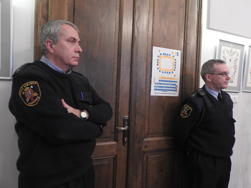 Burmistrz Klinowski znów wezwał policję. Sesja Rady Miejskiej przerwana
