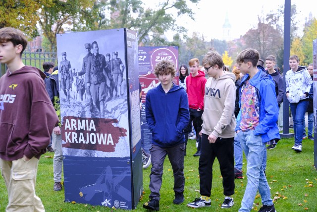 Otwarcie wystawy "Armia Krajowa" w toruńskim Parku Pamięci
