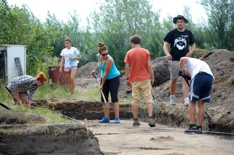 Dębowik: Wykopaliska archeologiczne (zdjęcia, wideo)