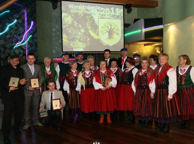 Zespół Tumlinianki, Władysław Kowalewski, Robert Kaszuba, Piotr Szrek i Grzegorz Niedźwiedzki zostali najlepszymi w gminie Zagnańsk, otrzymali dyplomy i stauetki.