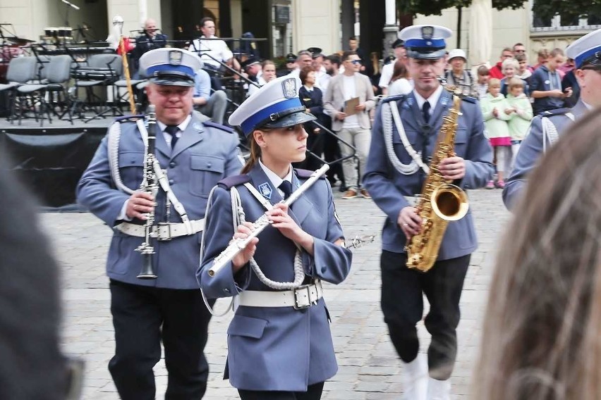 Policyjne orkiestry z Polski i Niemiec koncertowały na Rynku