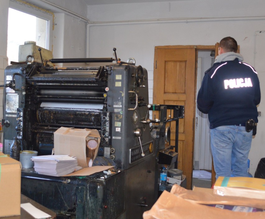 Policjanci wykryli drukarnię produkującą opakowania do nielegalnych papierosów