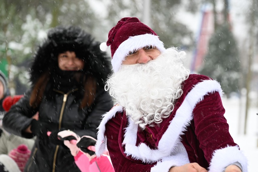 Świąteczny Kiermasz i Orszak Mikołajowy w Gorzycach w świątecznej scenerii. Zobaczcie nowe zdjęcia