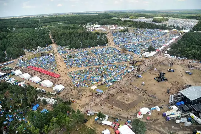 Duża część terenu, na którym odbywał się Przystanek Woodstock (później Pol'and'Rock Festiwal) idzie pod młotek. 32 hektary zostaną sprzedane pod inwestycje. Powstaną tu nowe zakłady pracy.