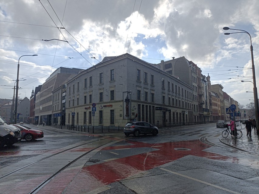 Syndyk sprzedaje biurowiec w centrum Wrocławia. Początki...
