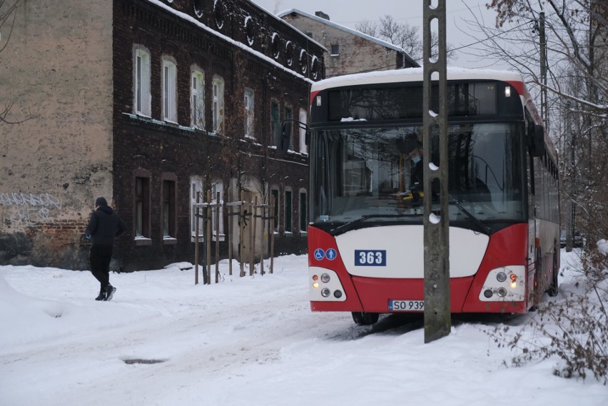 Po ulicach Sosnowca jeździ CiepłoBus. Można się tutaj ogrzać...