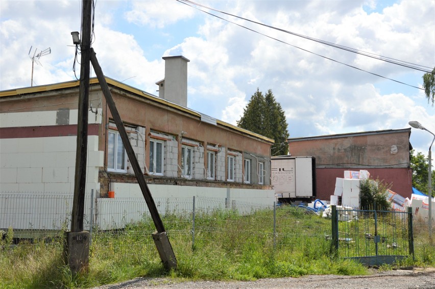 Widok na teren stacji od strony ulicy Racławickiej