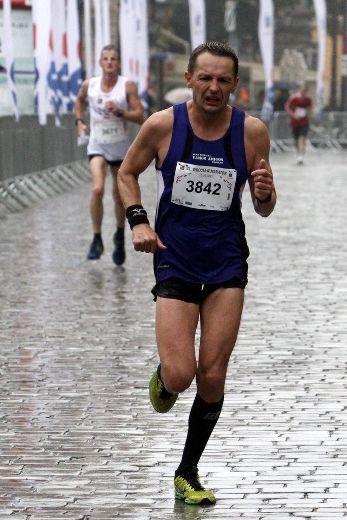 Maraton Wrocław - ZDJĘCIA - zawodnicy z numerami 3801 - 4000