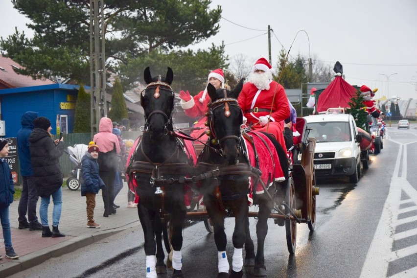 Parada Mikołajów w Tarnobrzegu. Stowarzyszenie Esteka z...