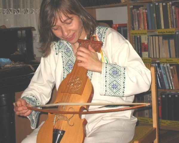 Występy folkowej kapeli "Drewutnia" to żywa lekcja kultury polsko-ruskiego pogranicza