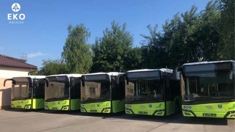 Wieliczka kupiła dziesięć ekologicznych autobusów. Wszystkie są już w mieście [ZDJĘCIA]