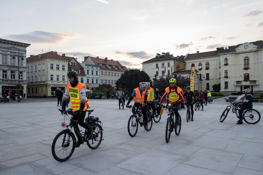 Rowerowy przejazd pod hasłem "Halloweenowa Masa Krytyczna"...