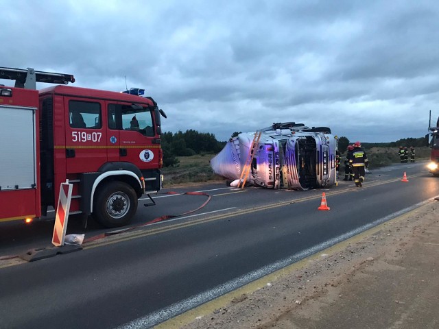 Wypadek na DK 1, tir przewrócił się na drogę. Duże utrudnienia, objazdy