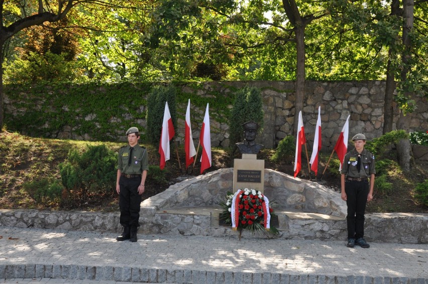 Setna rocznica powrotu Błękitnej Armii do Polski. Jubileuszowe obchody w Jurczycach [ZDJĘCIA]