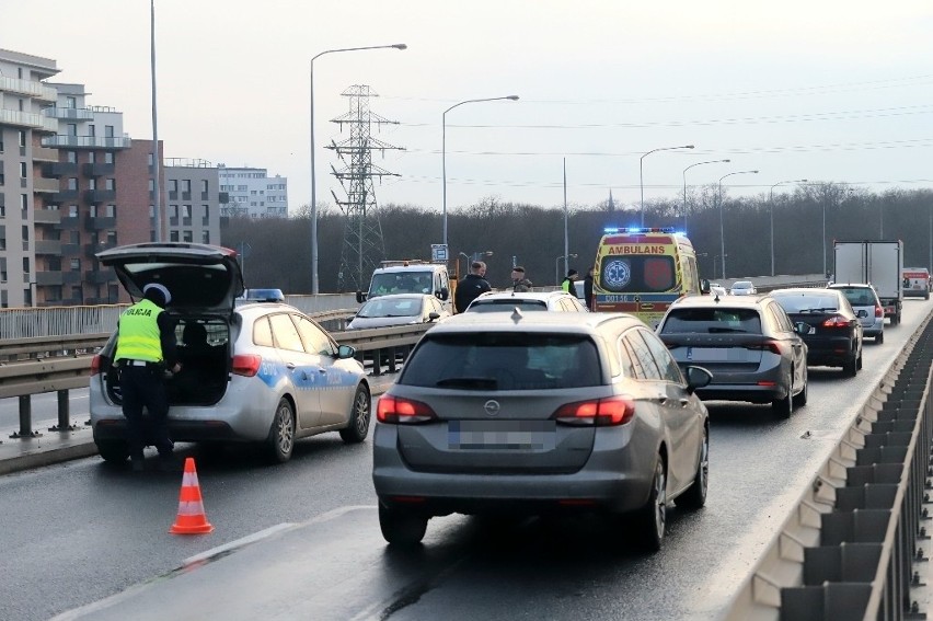 W poniedziałek (6 marca) około godz. 16:30 na moście...