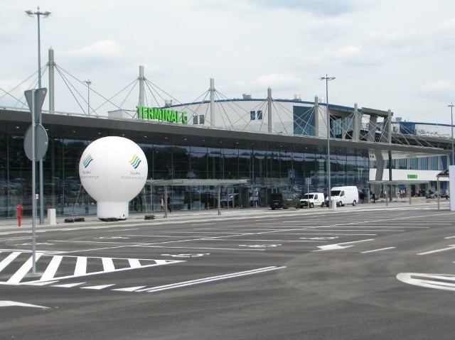 Turyści powinni już dawno temu wylądować na lotnisko Katowice - Pyrzowice, tymczasem wciąż czekają w Bodrum.