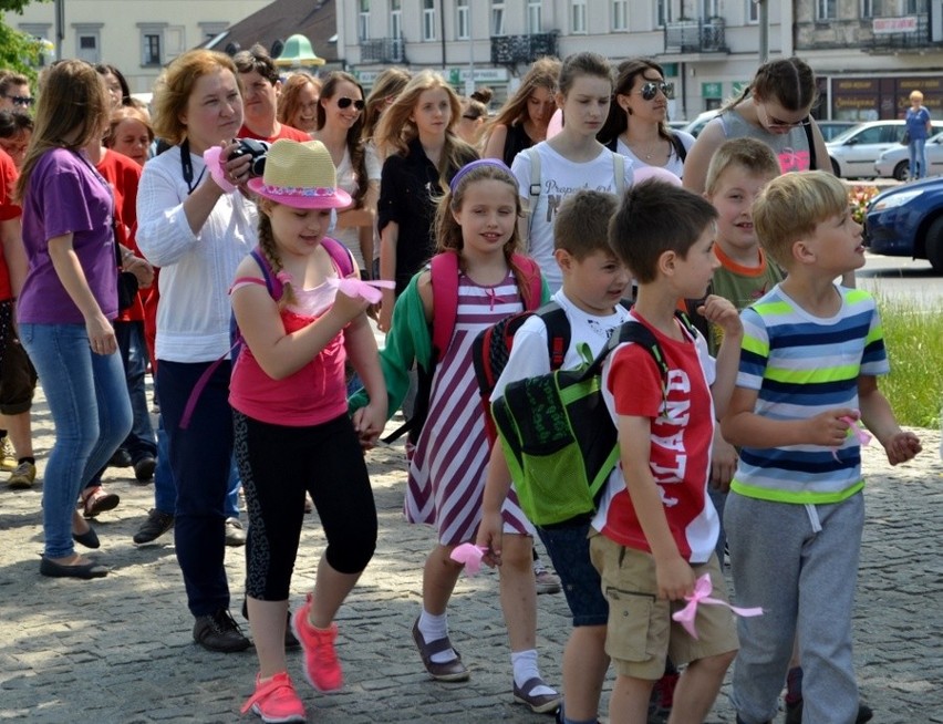 Marsz Różowej Wstążki do inicjatywa Częstochowskich Amazonek