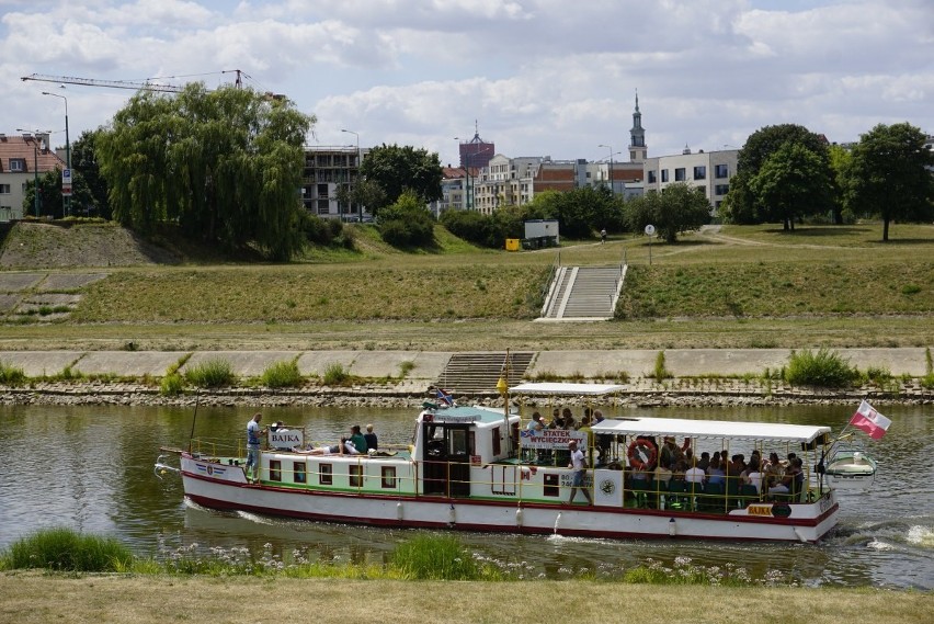 Poznań: Olbrzymia kolejka nad Wartą!