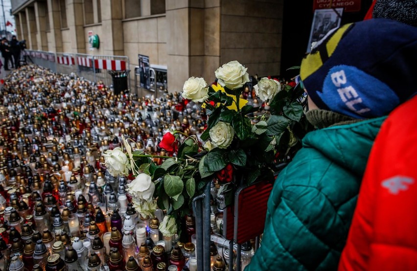 Pogrzeb Pawła Adamowicza. 8 telebimów w centrum miasta