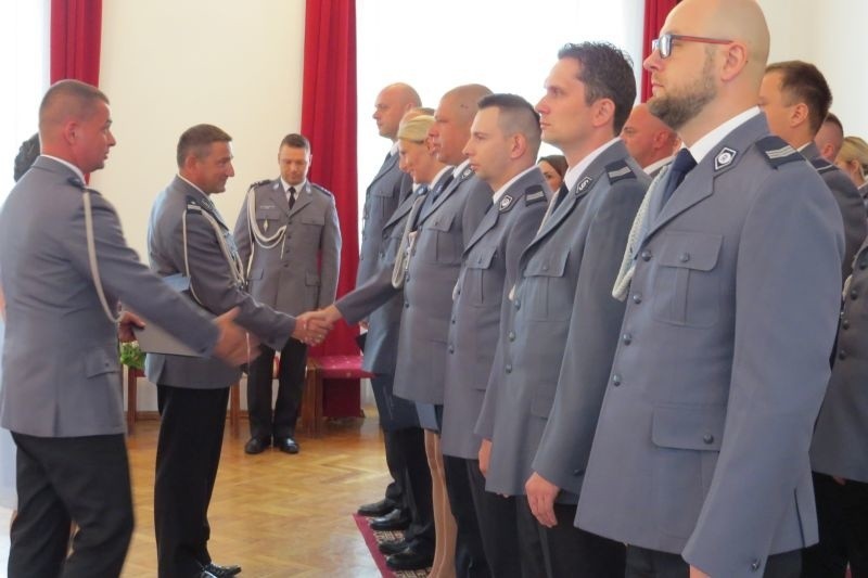 Święto policji w Brodnicy - awanse, odznaczenia