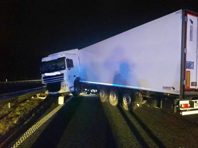 Tir w środę 19.12.2018 wieczorem zablokował autostradę A1