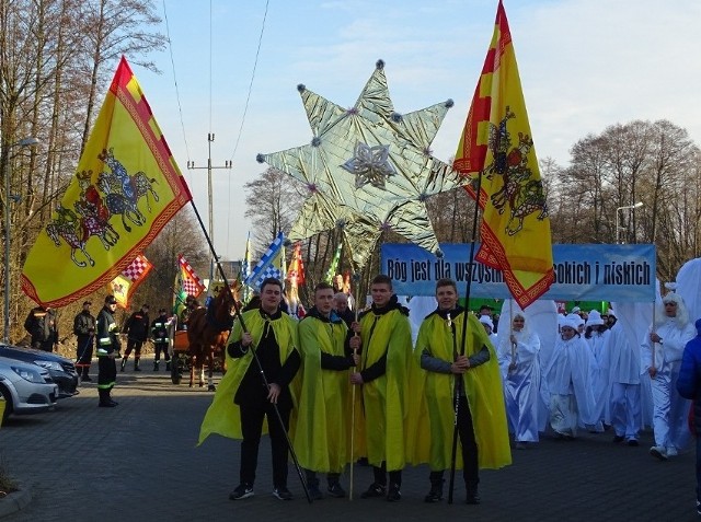 Jak w latach poprzednich Orszak Trzech Króli w Zwoleniu wyruszy sprzed kościoła pod wezwaniem Podwyższenia Krzyża Świętego i ulicami miasta przejdzie na plac Kochanowskiego.