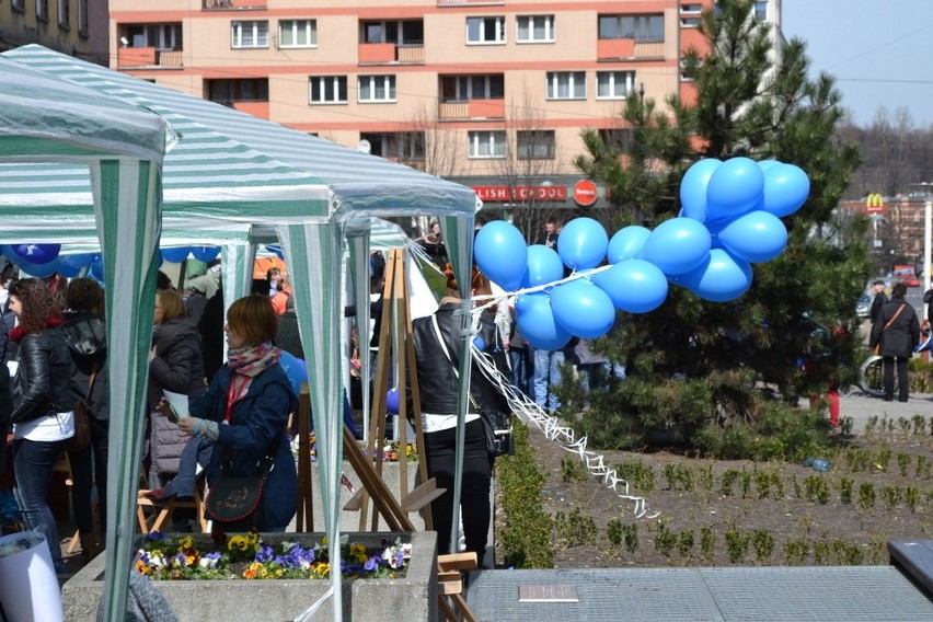 Zabrze: happening kampanii "Niebieskie Zabrze" na rzecz...