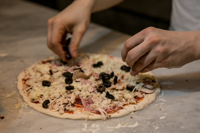 9 lutego obchodzimy Międzynarodowy Dzień Pizzy. To jedno z...