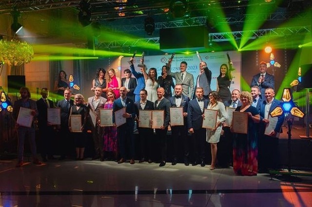 Izba Przemysłowo - Handlowa Ziemi Radomskiej podczas Gali Biznesu rozdała nagrody Granitowego Tulipana dla przedsiębiorców z regionu.