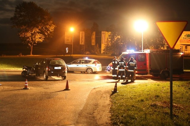 - Obaj kierujący byli trzeźwi. Zatrzymano dowody rejestracyjne pojazdów oraz prawo jazdy kierującego samochodem - dodaje Magdalena Stolp z chojnickiej policji.