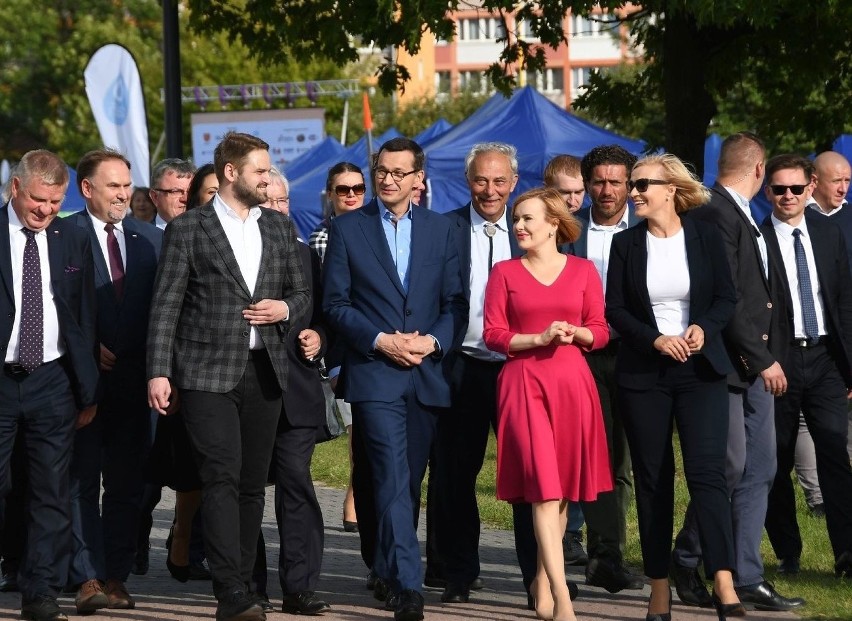 Premier Morawiecki w Kielcach, Morawicy, Busku i Staszowie. Zobacz relacje z wizyt (TRANSMISJE WIDEO,ZDJĘCIA) 